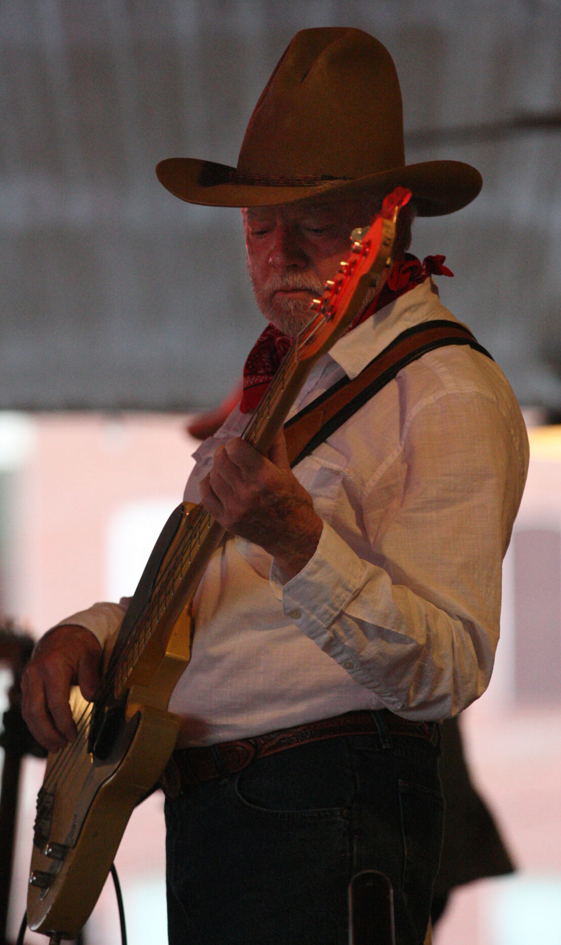Jeff Toedebusch performs